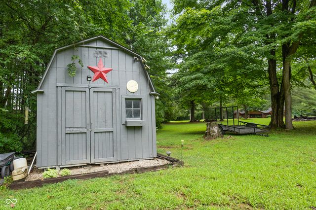 7502 Lion Drive, Nineveh, IN 46164