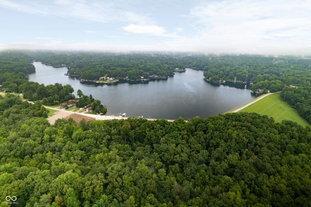 7502 Lion Drive, Nineveh, IN 46164