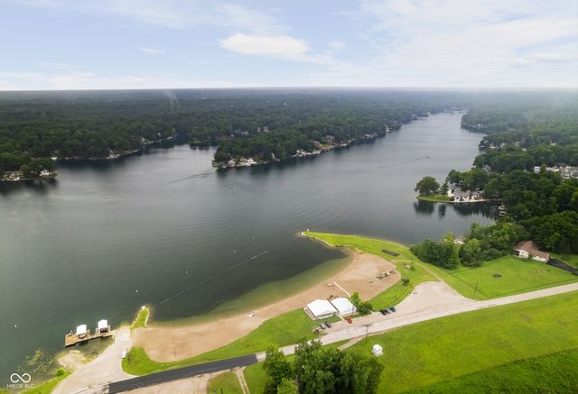 7502 Lion Drive, Nineveh, IN 46164