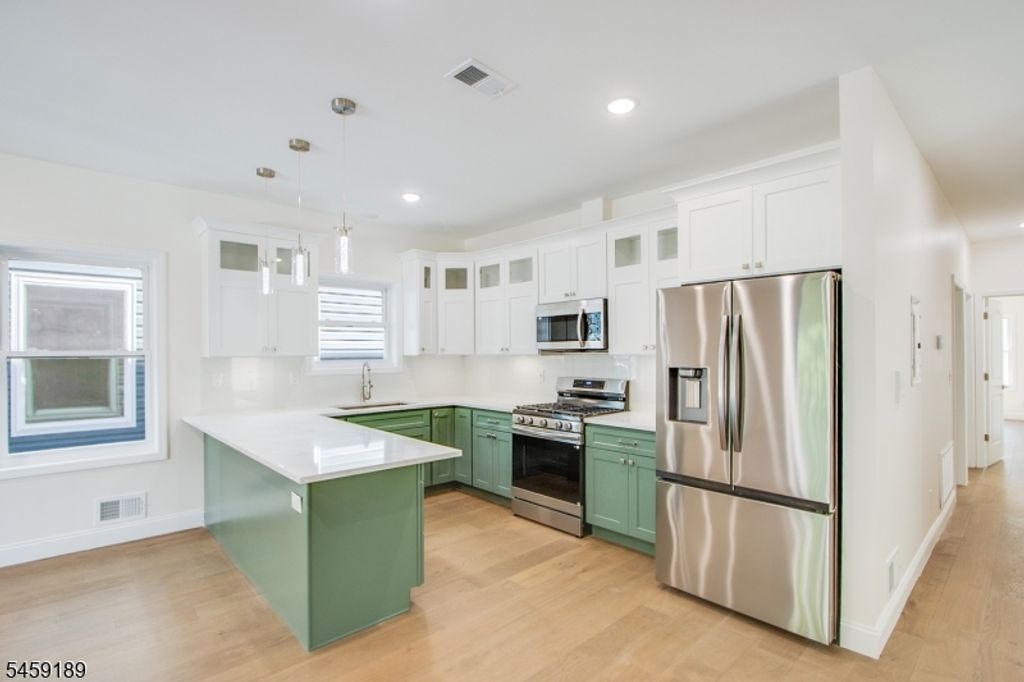194 Amherst St, East Orange City, NJ 07018 — photo 5