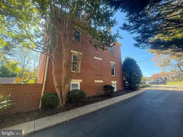 811 COLLEGE AVE, Fredericksburg, VA 22401