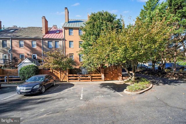 811 COLLEGE AVE, Fredericksburg, VA 22401