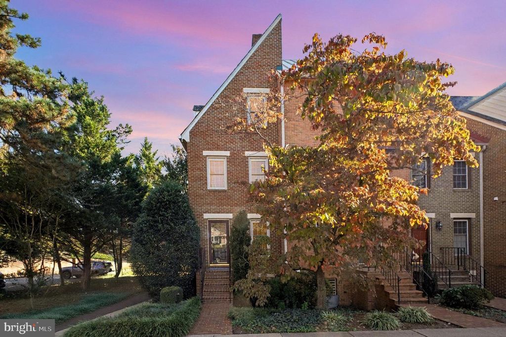 811 COLLEGE AVE, Fredericksburg, VA 22401