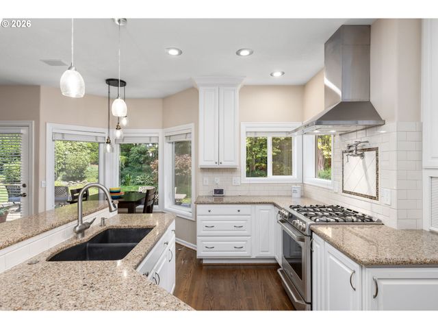 1300 Nw MAYFIELD Rd, Portland, OR 97229