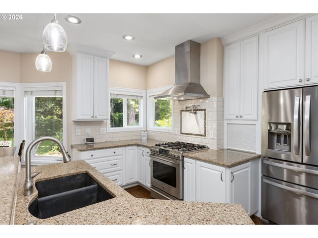 1300 Nw MAYFIELD Rd, Portland, OR 97229