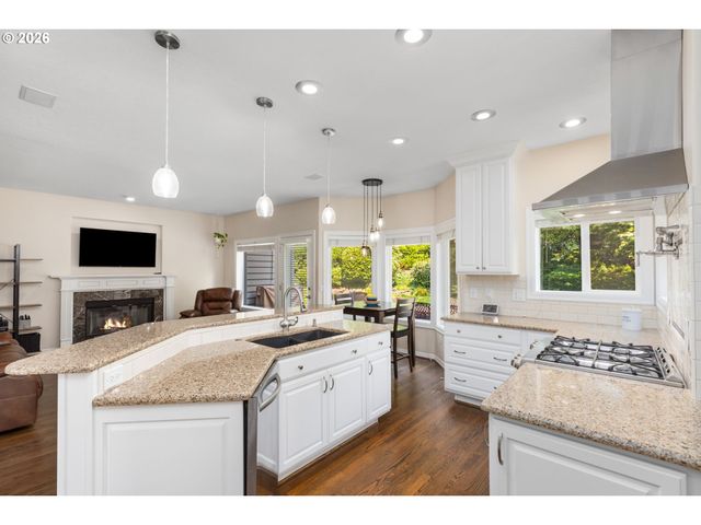1300 Nw MAYFIELD Rd, Portland, OR 97229