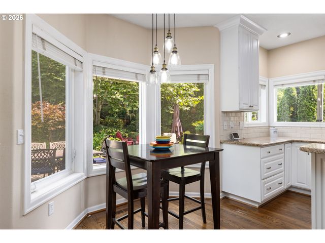1300 Nw MAYFIELD Rd, Portland, OR 97229