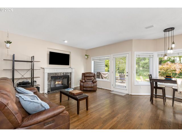 1300 Nw MAYFIELD Rd, Portland, OR 97229