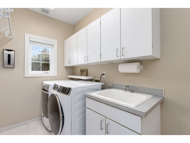1300 Nw MAYFIELD Rd, Portland, OR 97229
