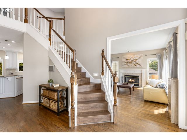 1300 Nw MAYFIELD Rd, Portland, OR 97229