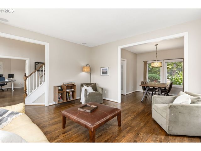 1300 Nw MAYFIELD Rd, Portland, OR 97229
