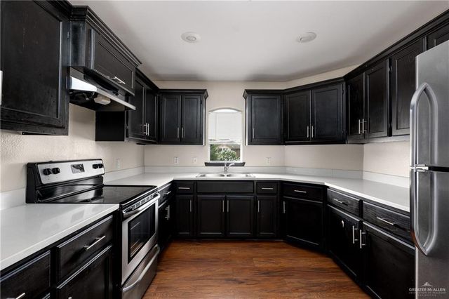 1403 W Kiwi Avenue, Pharr, TX 78577