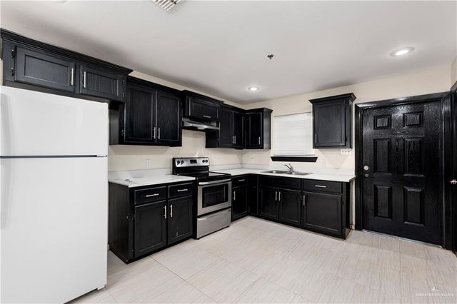 1403 W Kiwi Avenue, Pharr, TX 78577