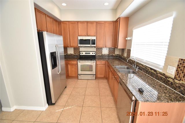 11341 CALLAWAY POND DRIVE, Riverview, FL 33579