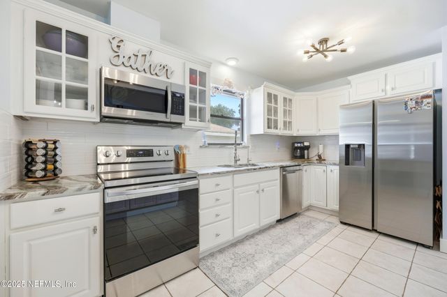 10240 HUNTINGTON FOREST Boulevard E, Jacksonville, FL 32257