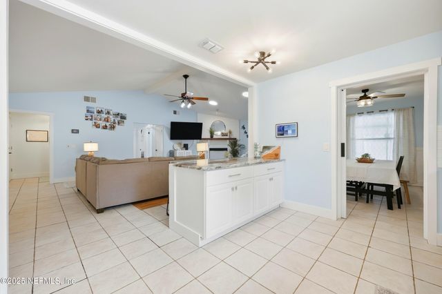10240 HUNTINGTON FOREST Boulevard E, Jacksonville, FL 32257