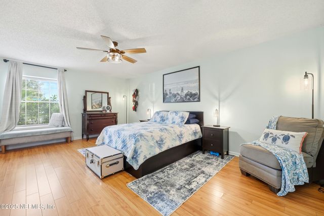 10240 HUNTINGTON FOREST Boulevard E, Jacksonville, FL 32257