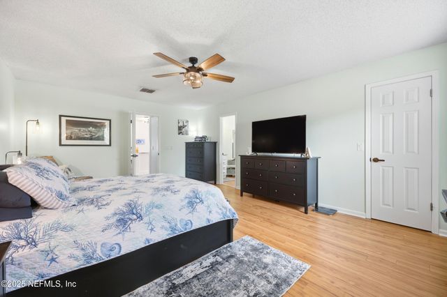 10240 HUNTINGTON FOREST Boulevard E, Jacksonville, FL 32257