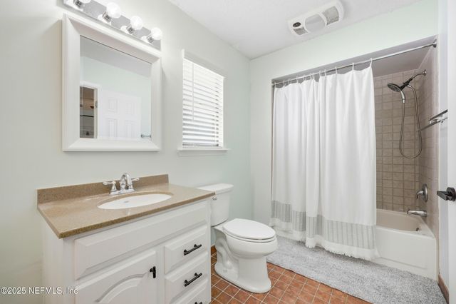 10240 HUNTINGTON FOREST Boulevard E, Jacksonville, FL 32257