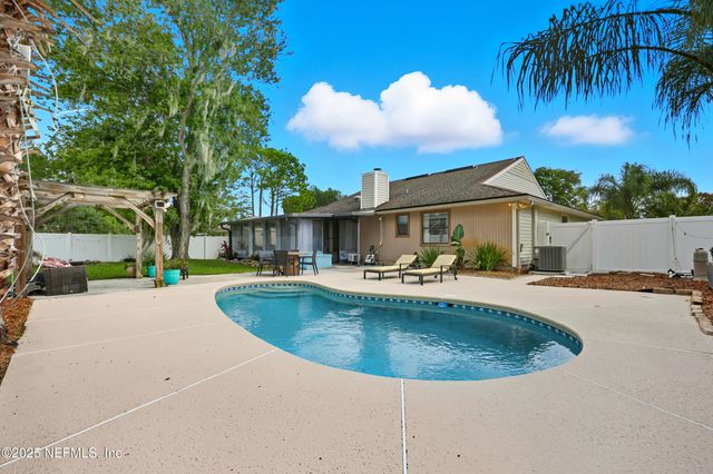 10240 HUNTINGTON FOREST Boulevard E, Jacksonville, FL 32257