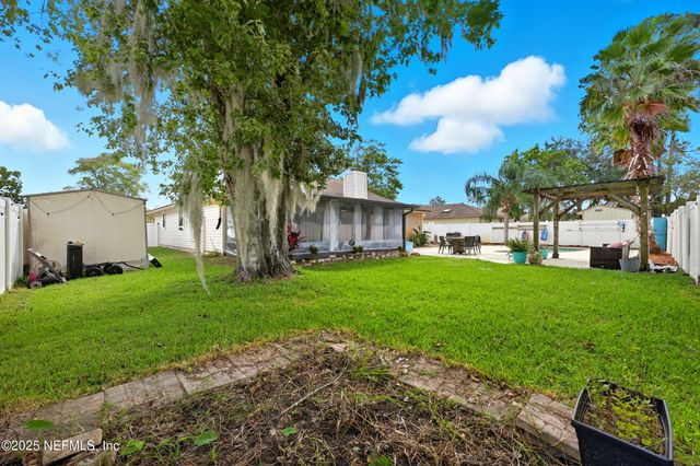 10240 HUNTINGTON FOREST Boulevard E, Jacksonville, FL 32257