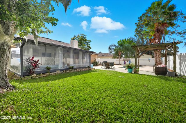 10240 HUNTINGTON FOREST Boulevard E, Jacksonville, FL 32257