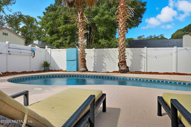 10240 HUNTINGTON FOREST Boulevard E, Jacksonville, FL 32257