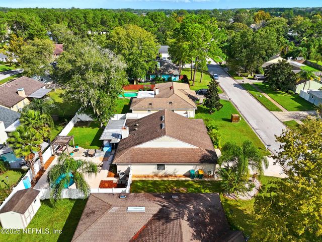10240 HUNTINGTON FOREST Boulevard E, Jacksonville, FL 32257