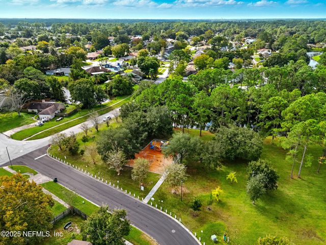 10240 HUNTINGTON FOREST Boulevard E, Jacksonville, FL 32257