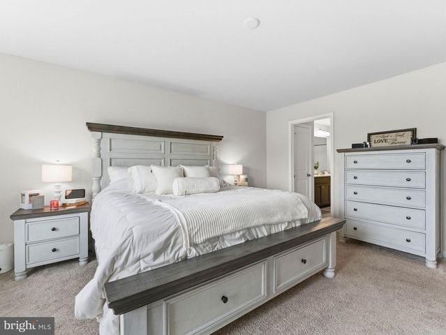 13 ROBERTA WAY, Medford, NJ 08055