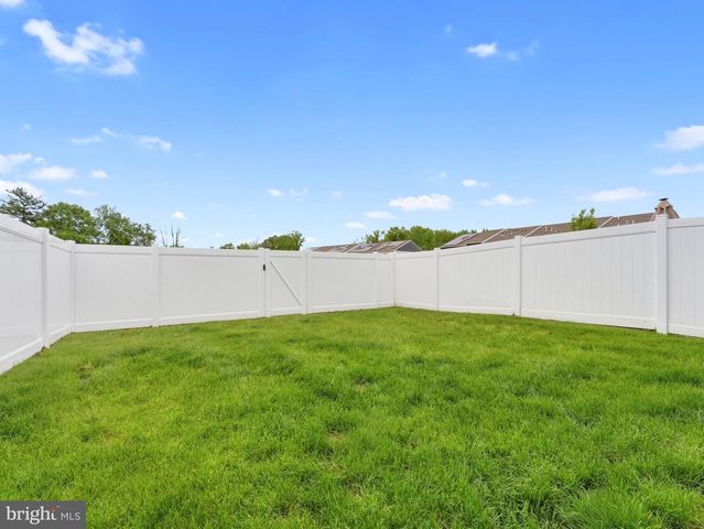 13 ROBERTA WAY, Medford, NJ 08055