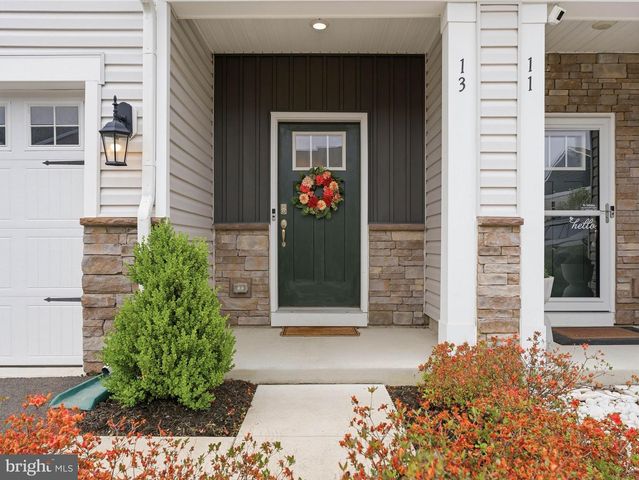 13 ROBERTA WAY, Medford, NJ 08055