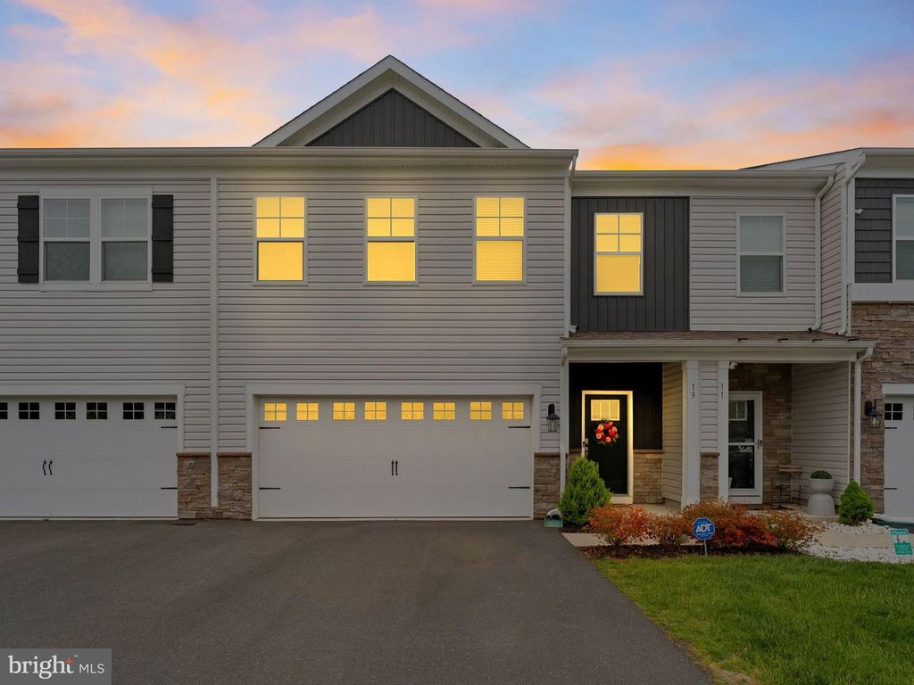 13 ROBERTA WAY, Medford, NJ 08055