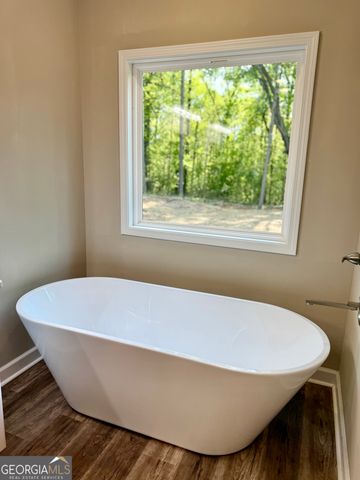 921 Silver Dollar Road, Maysville, GA 30558