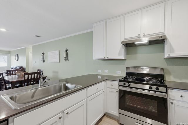 6947 Celestial Cv, San Antonio, TX 78252