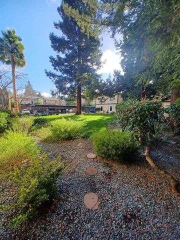 1520 Schenone Ct 15, Concord, CA 94521