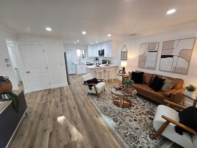 1520 Schenone Ct 15, Concord, CA 94521