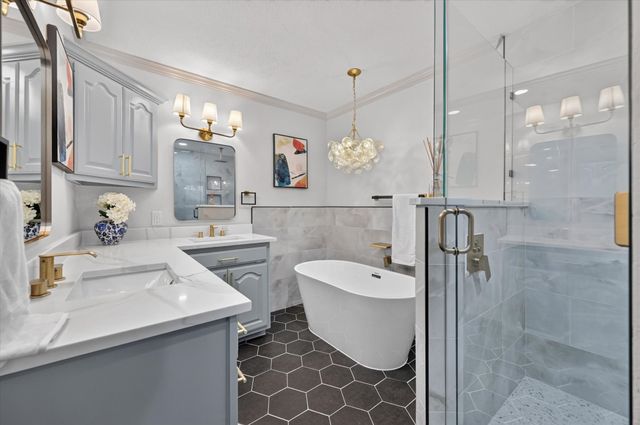 1902 Alamo Drive, Arlington, TX 76012