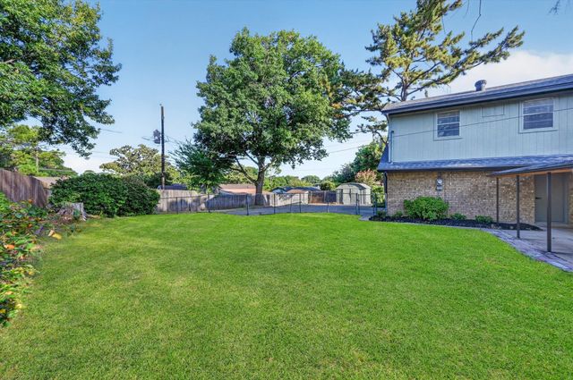 1902 Alamo Drive, Arlington, TX 76012