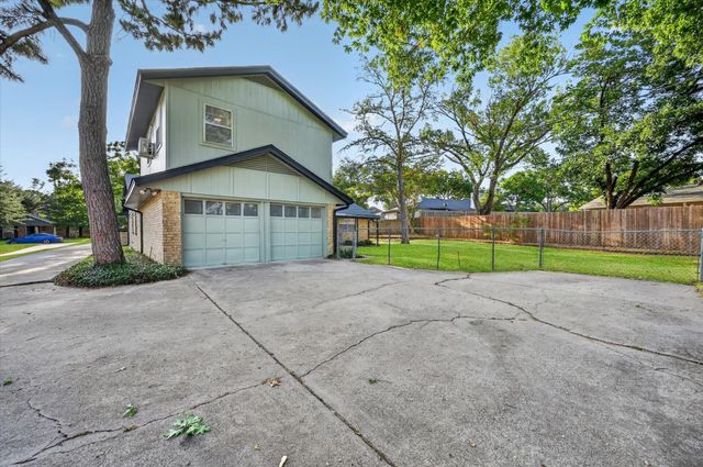 1902 Alamo Drive, Arlington, TX 76012