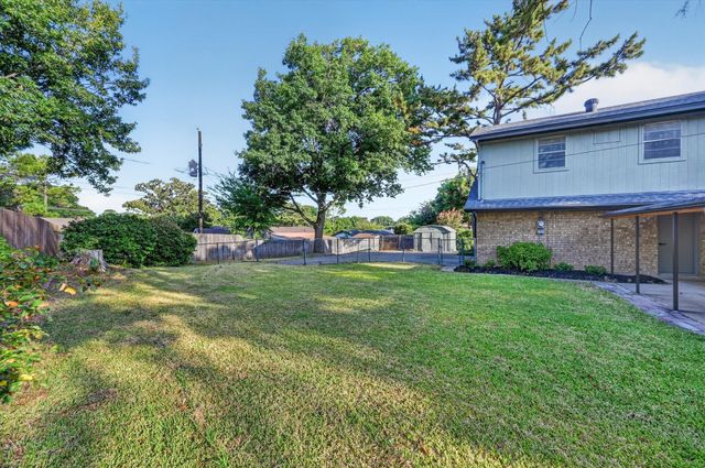 1902 Alamo Drive, Arlington, TX 76012