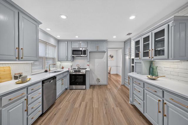 1902 Alamo Drive, Arlington, TX 76012