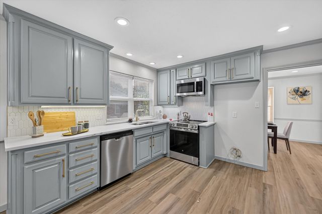 1902 Alamo Drive, Arlington, TX 76012