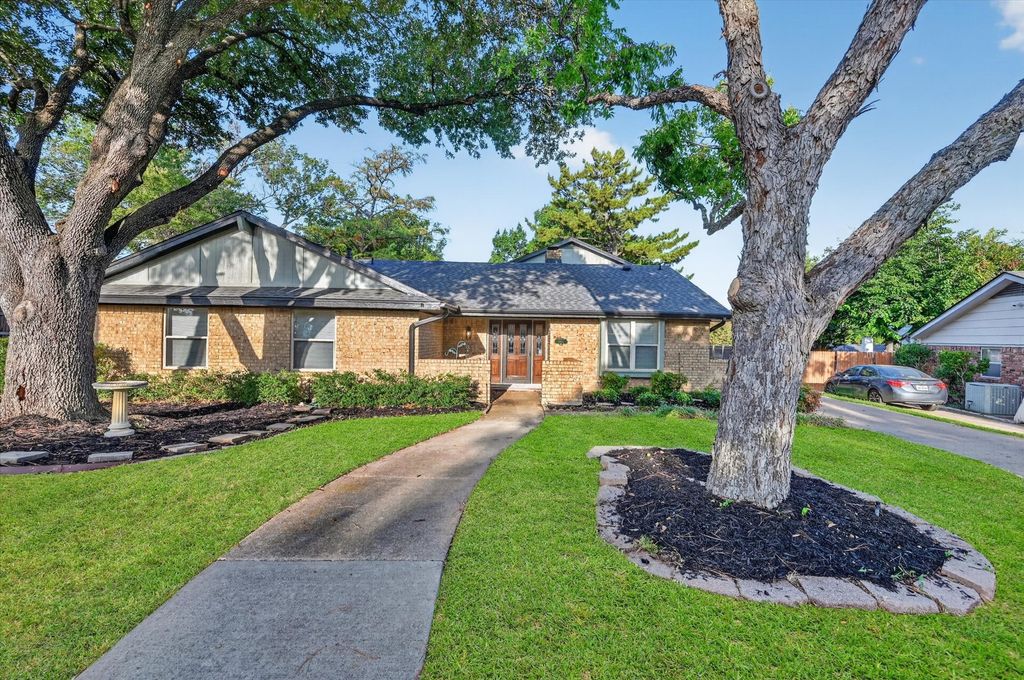 1902 Alamo Drive, Arlington, TX 76012