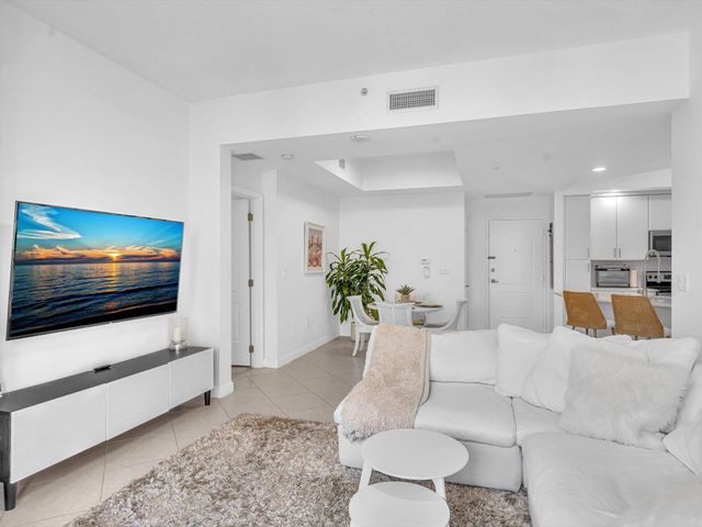 801 S Olive Avenue 1521, West Palm Beach, FL 33401