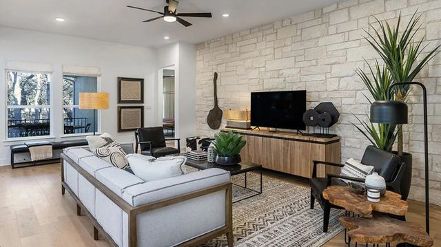 9417 Boathouse DR, Austin, TX 78744