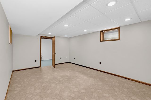 2705 Larch Lane N, Plymouth, MN 55441