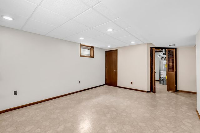 2705 Larch Lane N, Plymouth, MN 55441