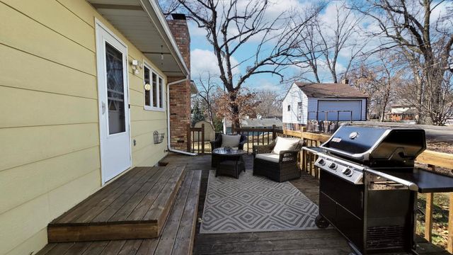 2705 Larch Lane N, Plymouth, MN 55441