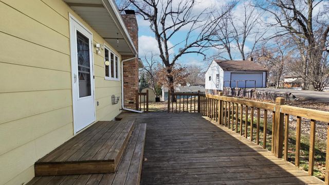 2705 Larch Lane N, Plymouth, MN 55441